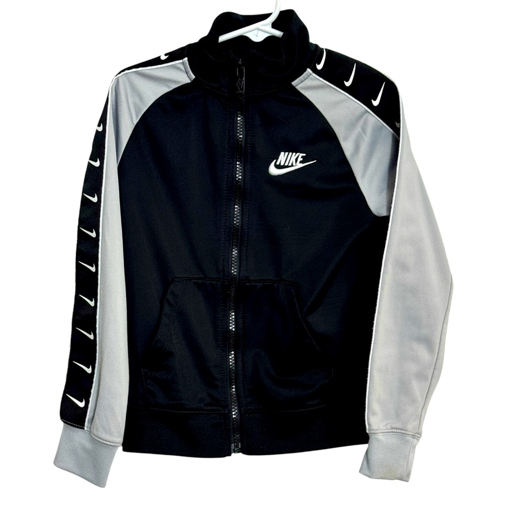 Nike‎ Boys Black and Gray Sports Jacket Size 4-5 Years